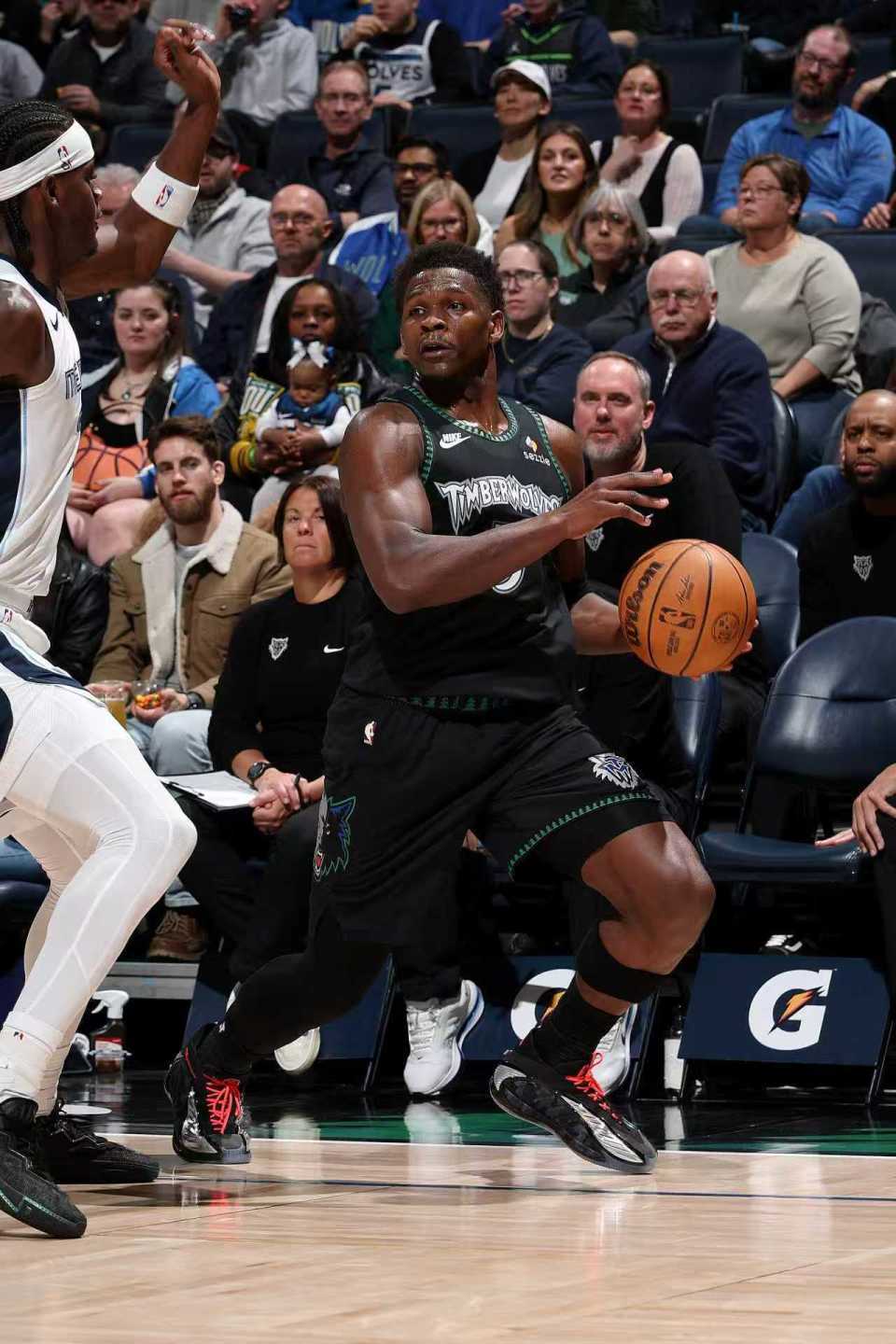 开云科技-森林狼拒灰熊17分逆转：华子41+6+5神迹超科比历史第二 仅输乔丹