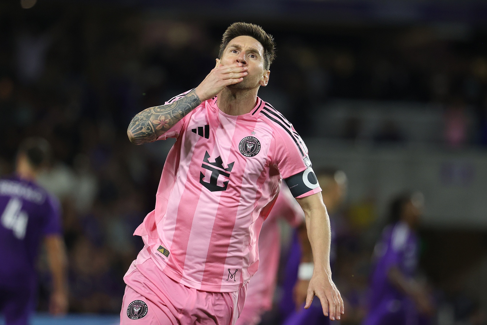 开云科技-勿cue！每体：梅西受够了自己名字被用于巴萨竞选 他根本不想参与